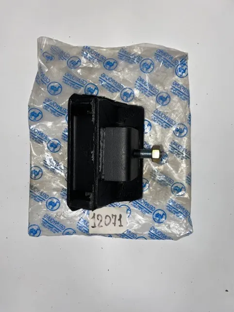 Подушка двигателя задняя D6DA19